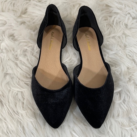 Mark & Maddux Black D’Orsay Pointed Suede Flats - Picture 1 of 6
